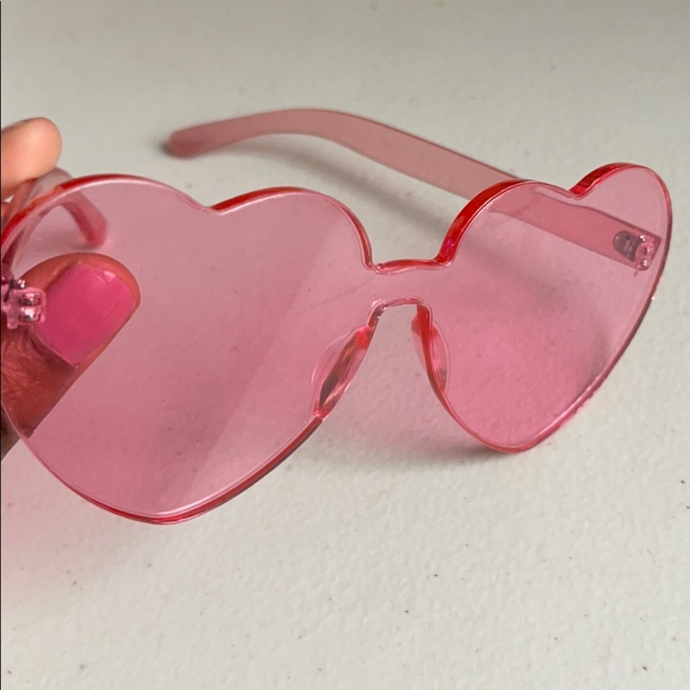 Heart Frame sunglasses